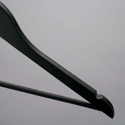 Плечики из дерева с перекладиной C30N/1-К(черн/зол) фото 3 Плечики из дерева с перекладиной C30N/1-К(черн/зол) фото 3