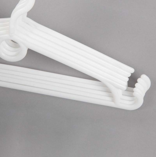 Вешалка пластиковая В-310П(крут) фото 3
